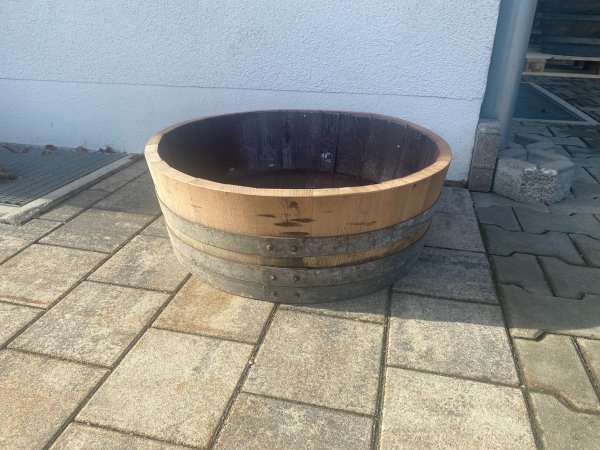 Miniteich aus abgeschliffenem, massiven Eichenholz – 60 Liter | Ø 63cm  Holzbottich aus Weinfass